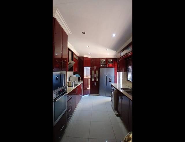 3 BEDROOM HOUSE FOR SALE IN MONTCLAIR